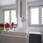 Apartment Good Karma - Bright And Sophisticated With Balcony *