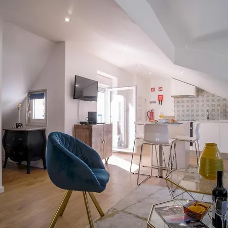 Good Karma - Bright And Sophisticated With Balcony *