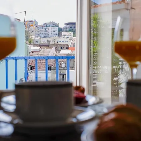 Good Karma - Bright And Sophisticated With Balcony